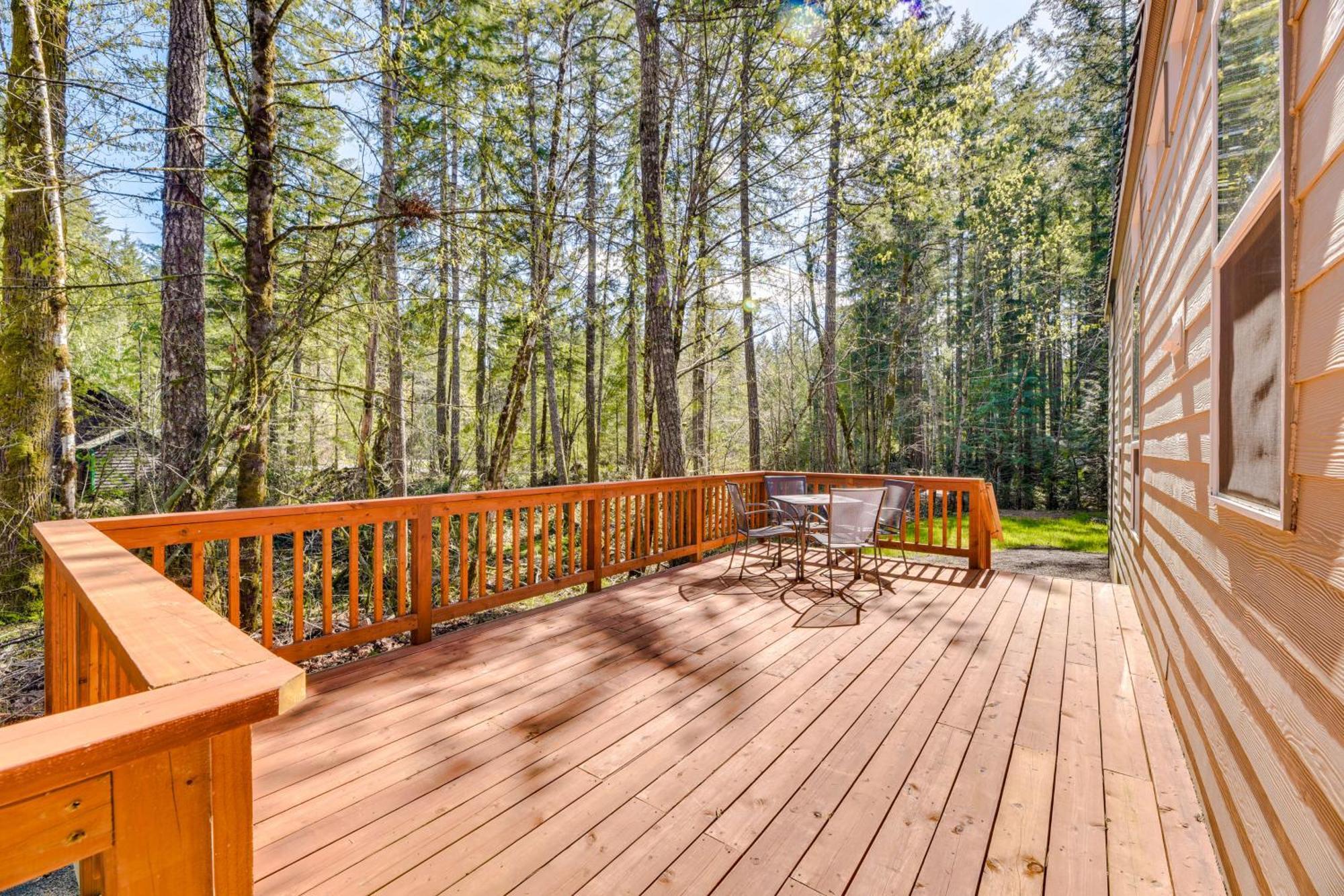 Hoodsport Vacation Rental With Private Lake Access! Buitenkant foto